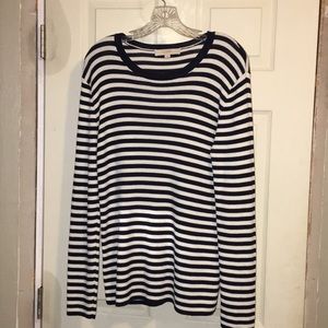 Women’s black & white sweater